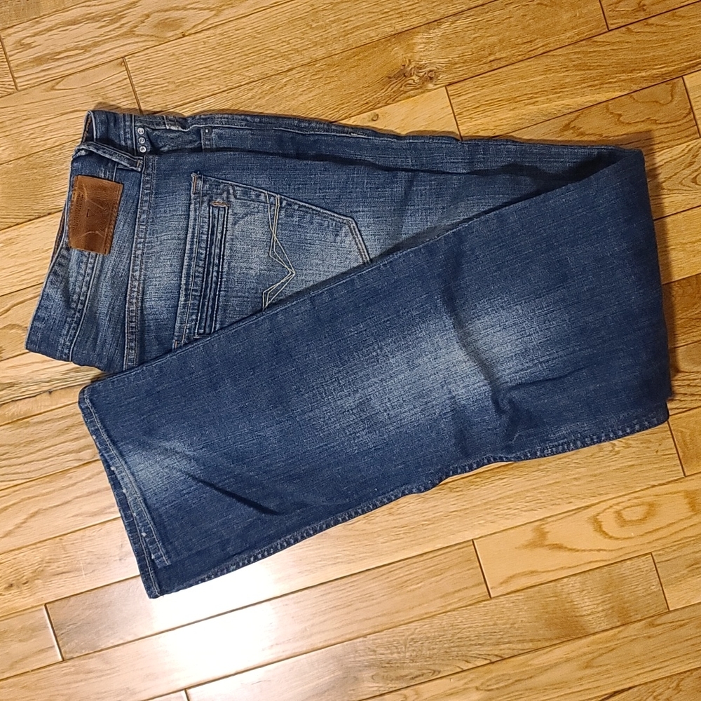 Guess distressed jeans 33×33